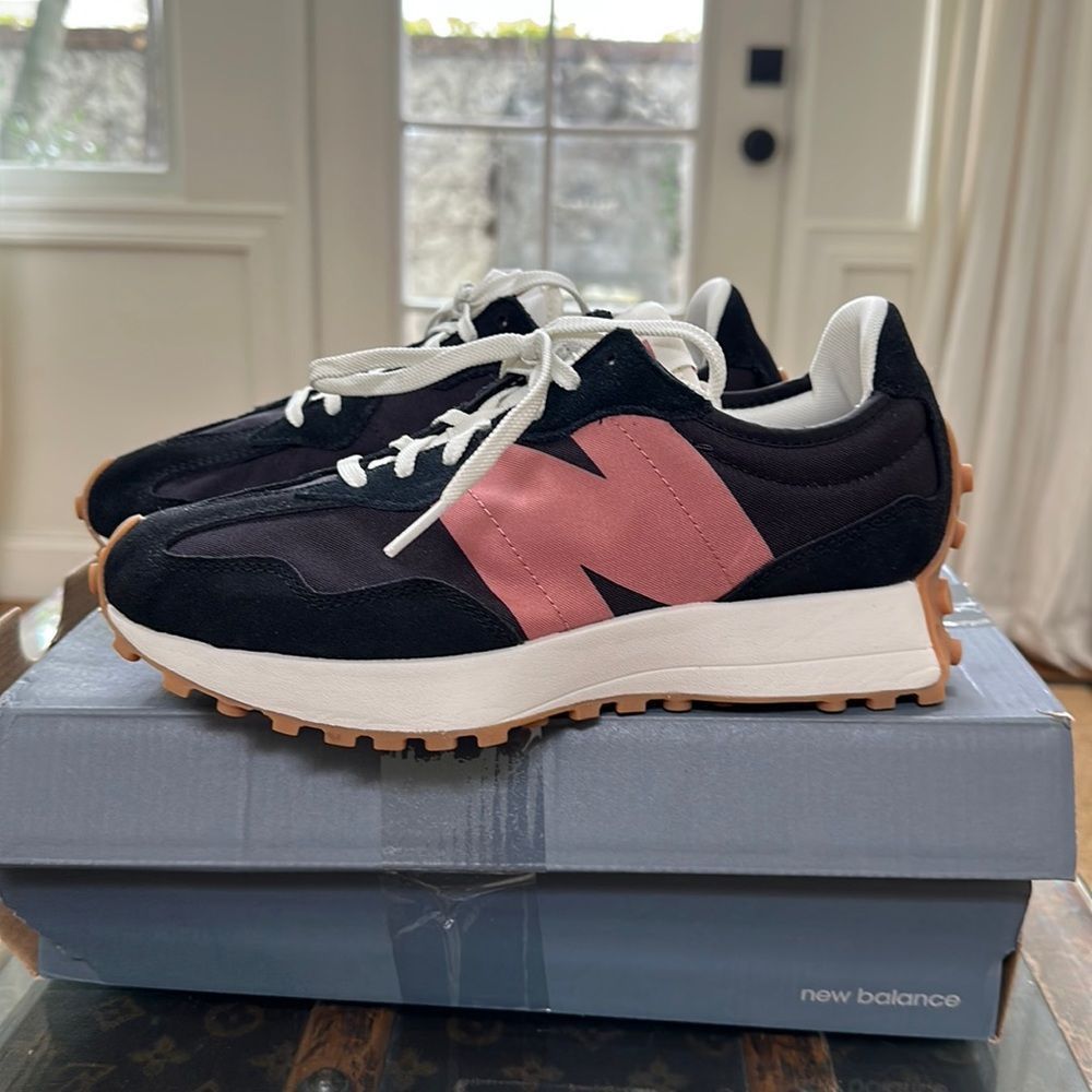 New Balance 327 LIFESTYLE MODE DE VIE Black/Pink Women Sneakers WS327HR1…